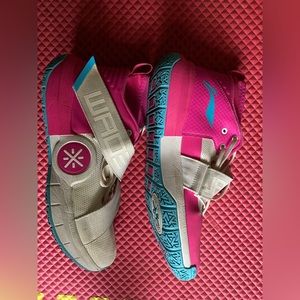 Li Ning WoW collection
